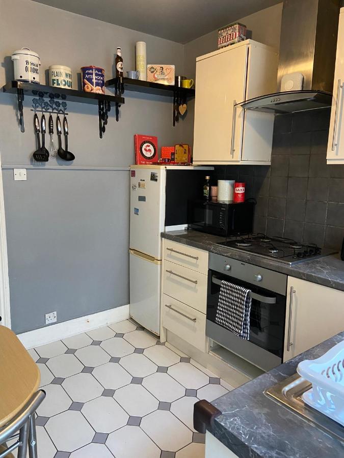 Da Giuseppe London Apartment Bagian luar foto