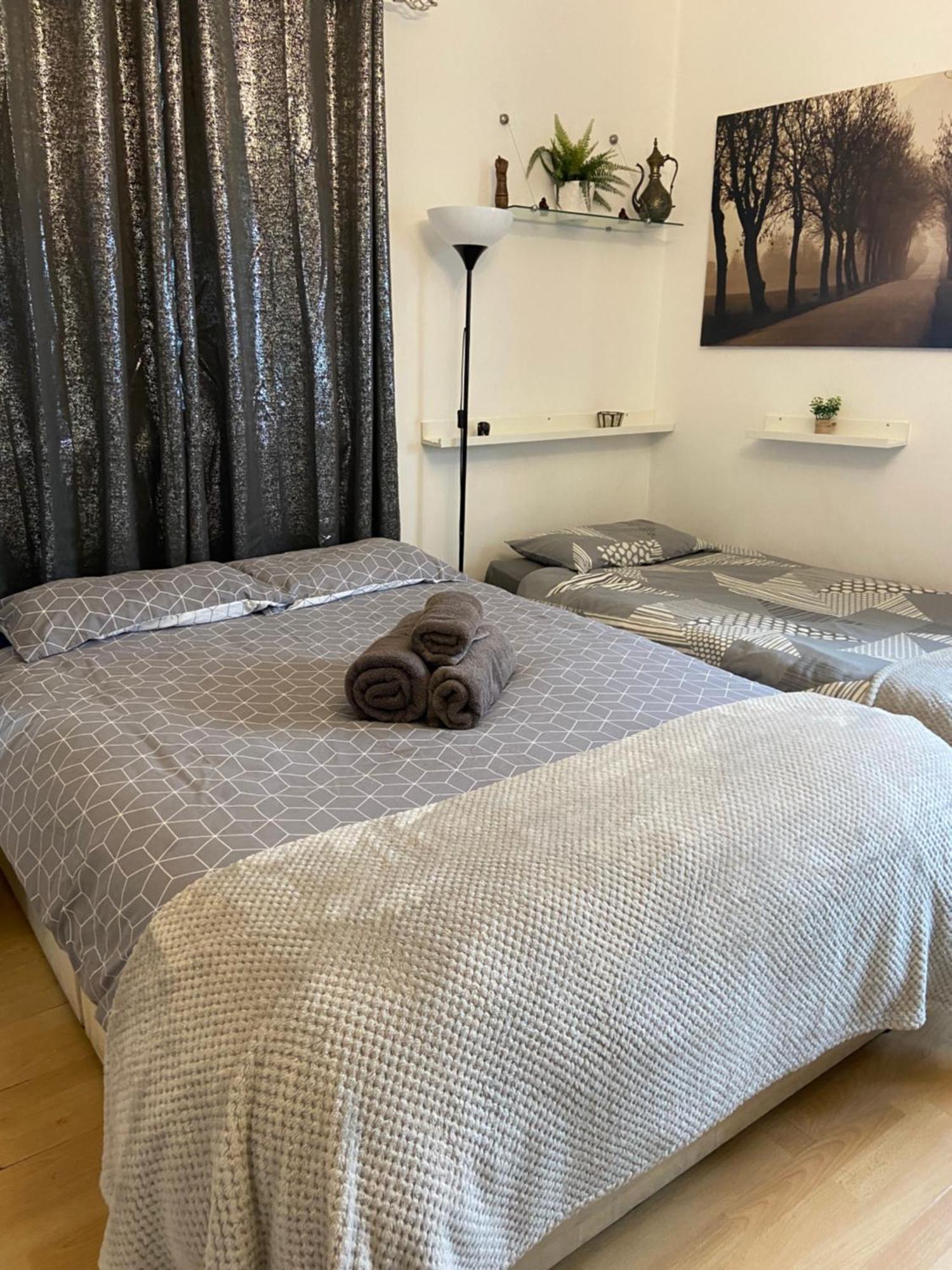 Da Giuseppe London Apartment Bagian luar foto