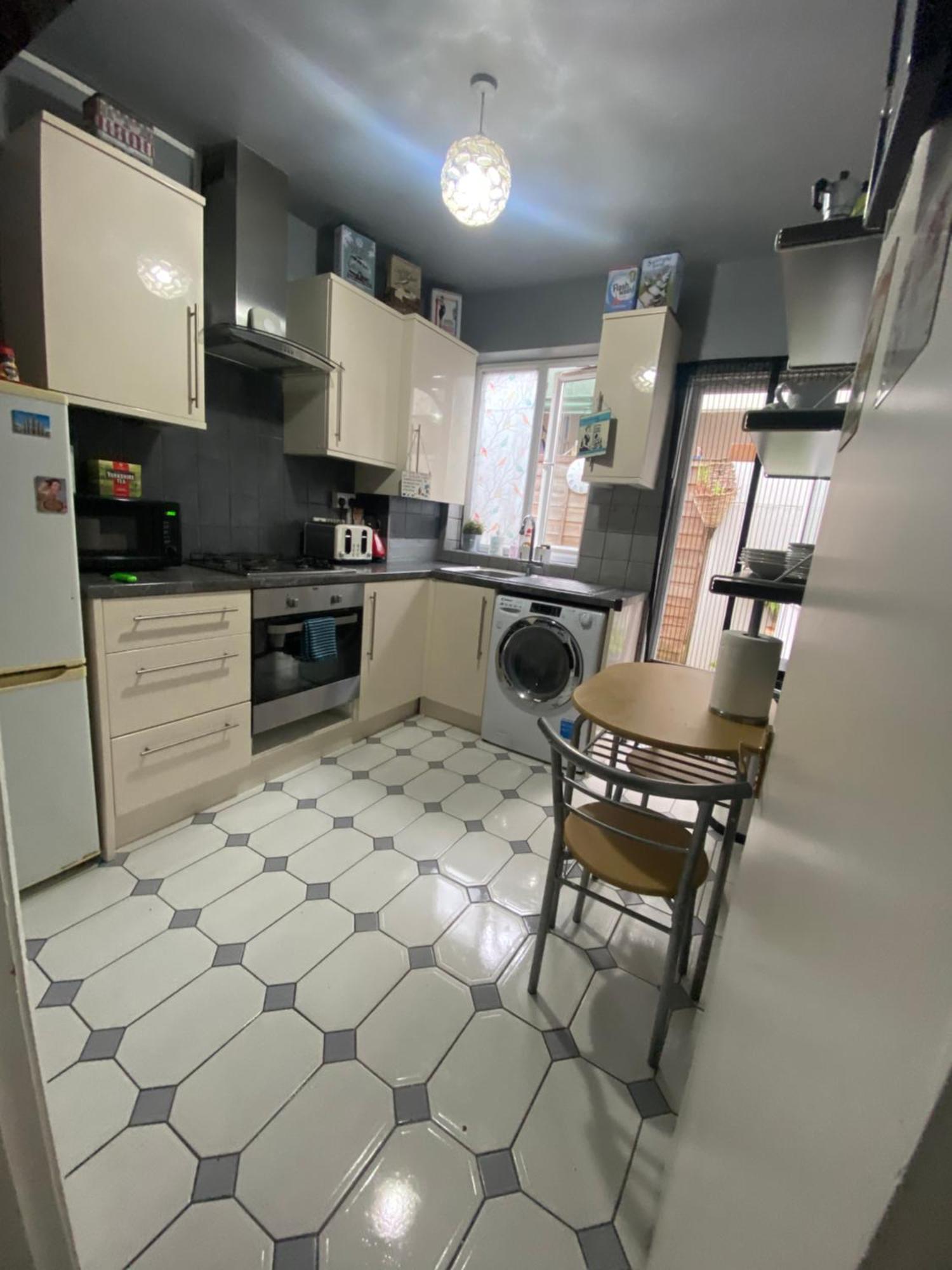 Da Giuseppe London Apartment Bagian luar foto