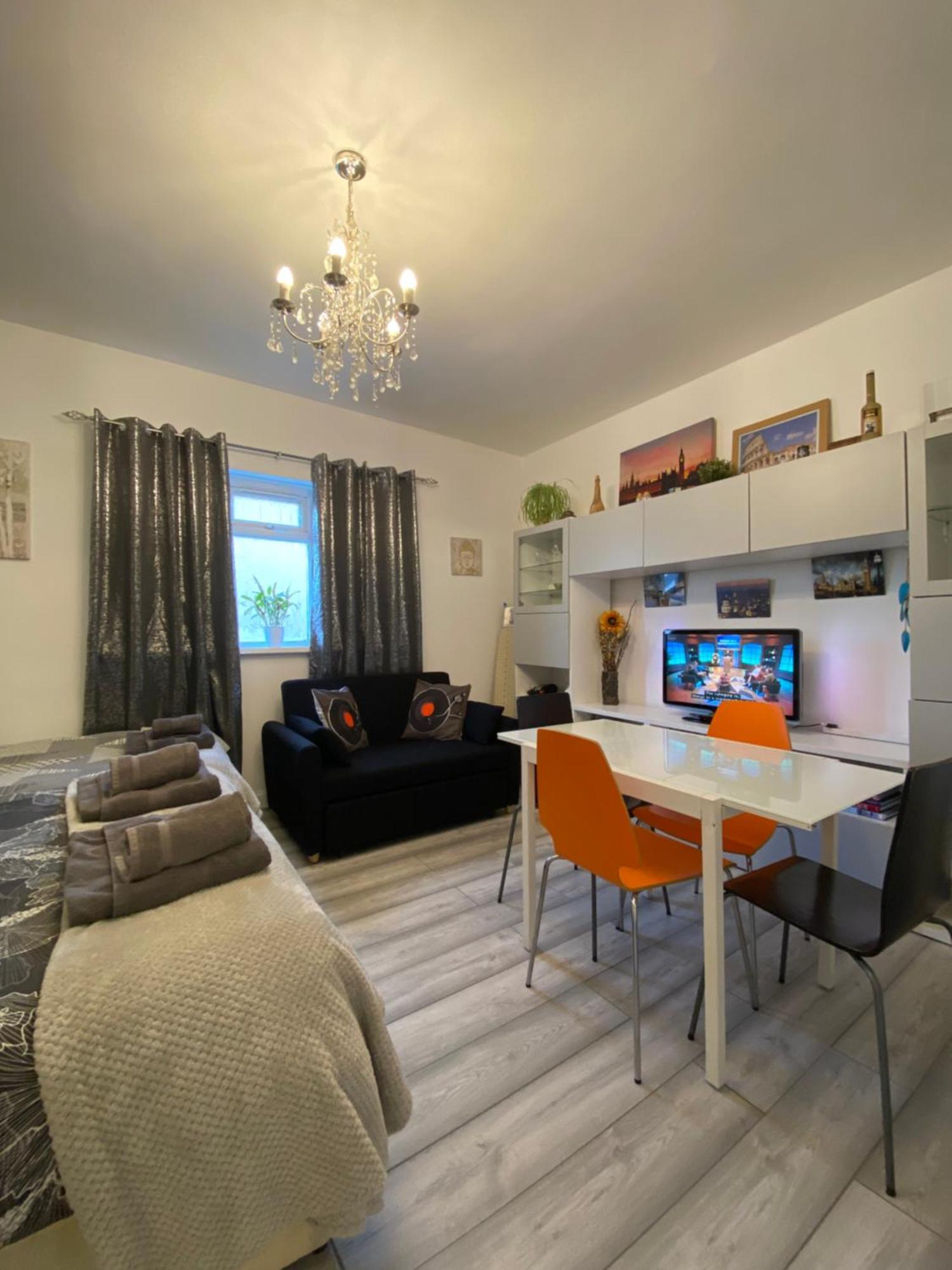 Da Giuseppe London Apartment Bagian luar foto