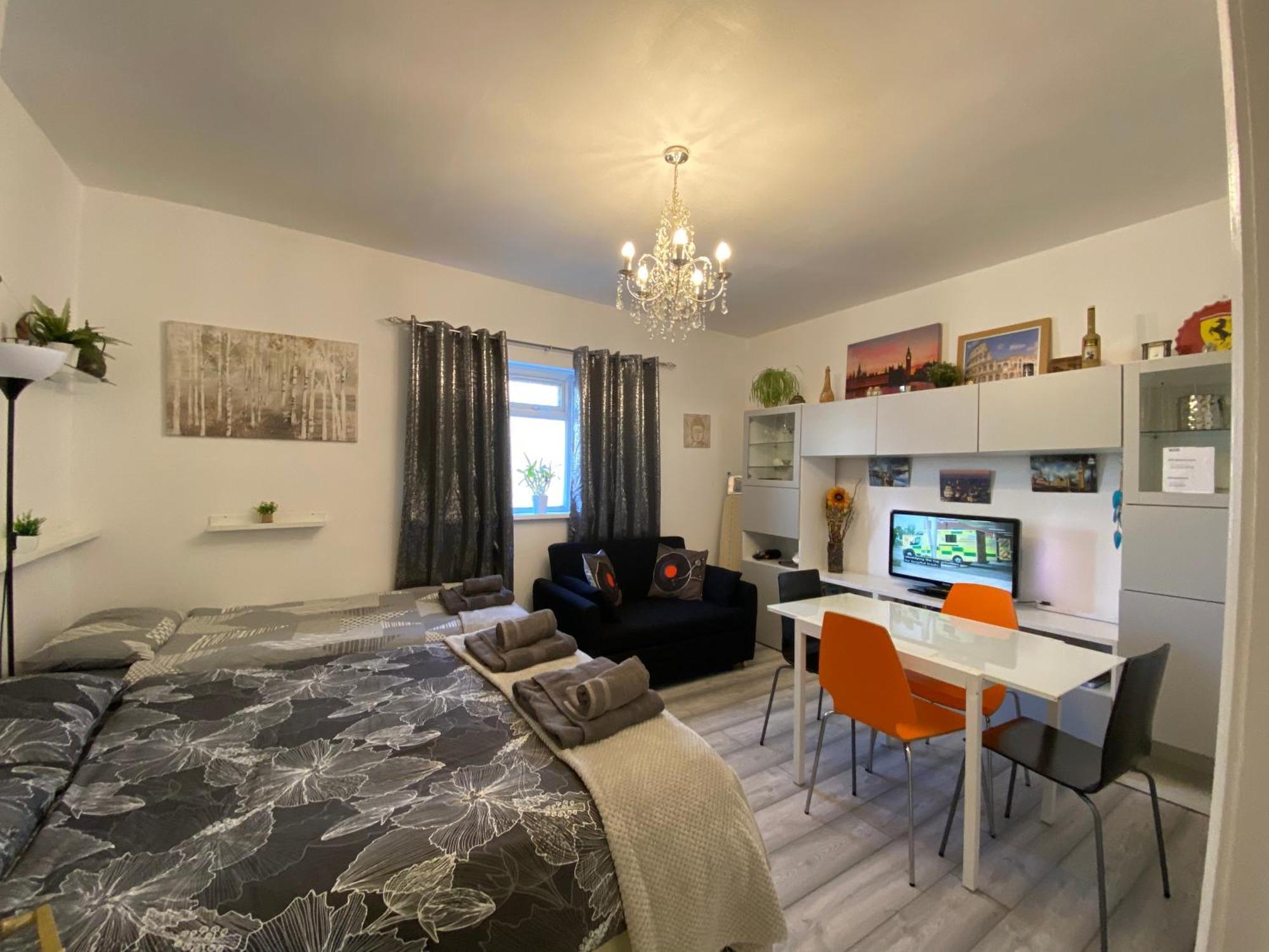 Da Giuseppe London Apartment Bagian luar foto