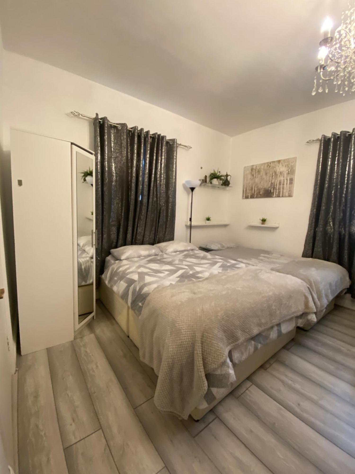 Da Giuseppe London Apartment Bagian luar foto