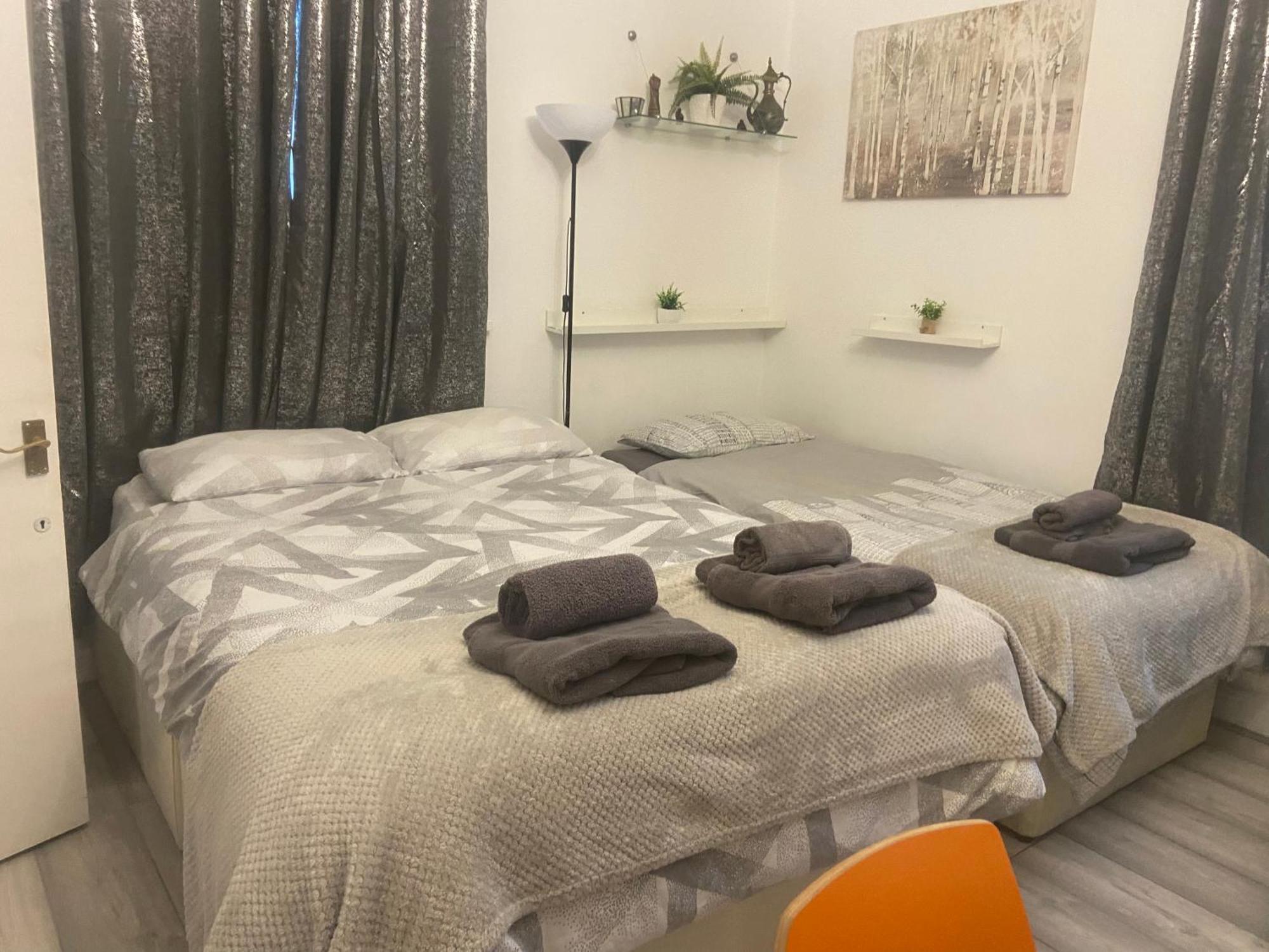Da Giuseppe London Apartment Bagian luar foto